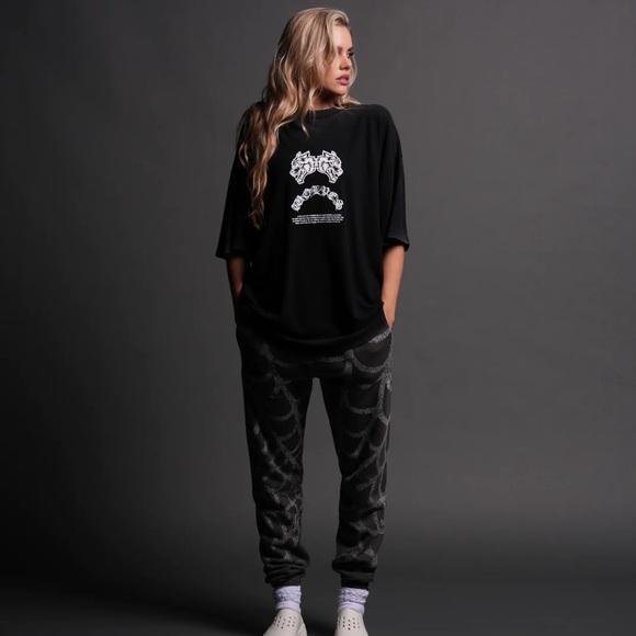 MISUNDERSTOOD "PREMIUM" OVERSIZED UNISEX TEE IN BLACK ( Soldout ) - Picture 7 of 11